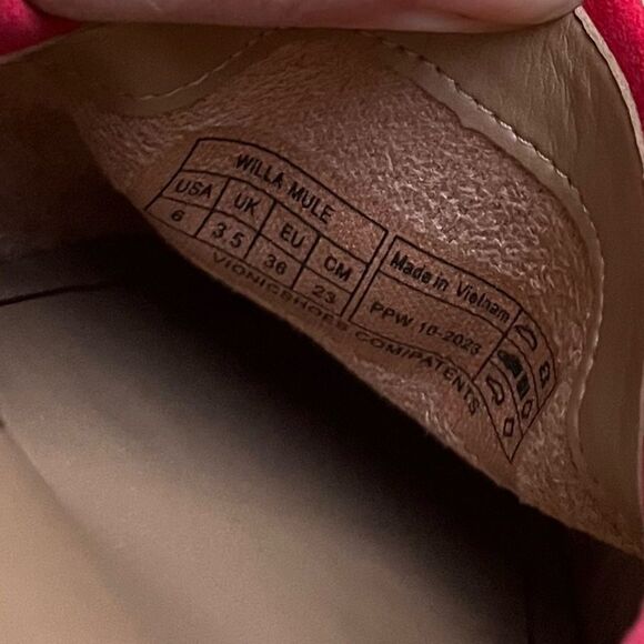 Vionic Willa Mule in Red Suede Leather 6 NWOB - Picture 15 of 15